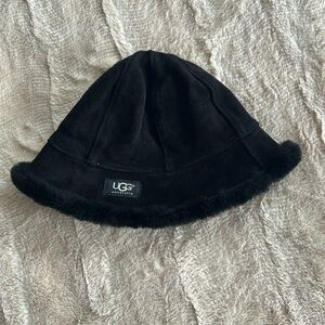 Black Ugg o/s leather and shearling hat
